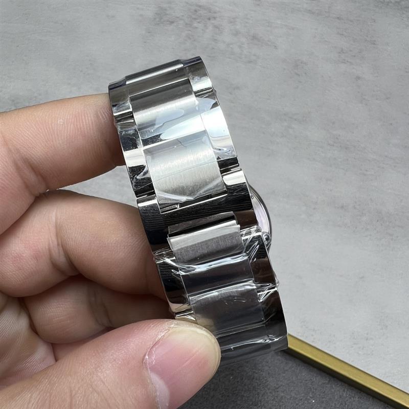 202457162135620 1000